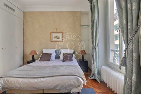 Bedroom Furnished apartment - 100m²  - 2 bedrooms - Champs-Elysées - Paris