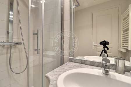 Casa de banho Quitinete mobilado - 20m²  - Arts et Métiers - Paris