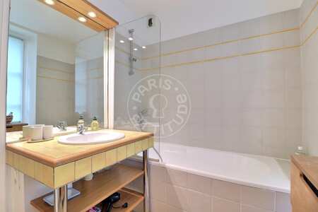 Baño Piso amueblado - 66m²  - 2 dormitorios - Batignolles - París