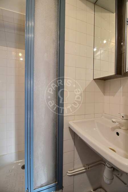 Bathroom Furnished studio - 28m²  - Arts et Métiers - Paris