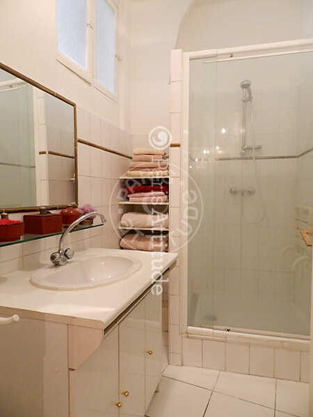 Casa de banho Apartamento mobilado - 90m²  - 2 quartos - République - Paris