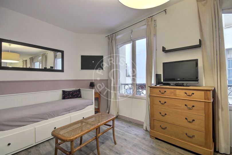 Quitinete mobiliado - Paris 75010 - 5430