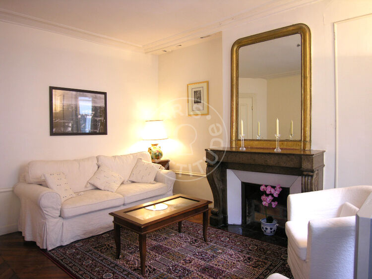 Living room - Furnished 1 bedroom - Paris 75009 - 5498