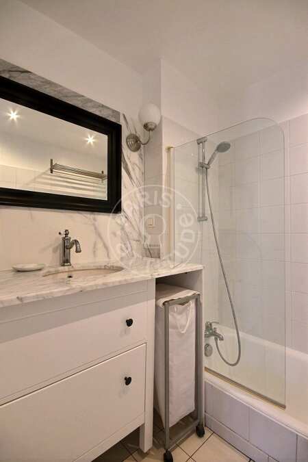 Baño Estudio con alcoba amueblado - 36m²  - Miromesnil - París