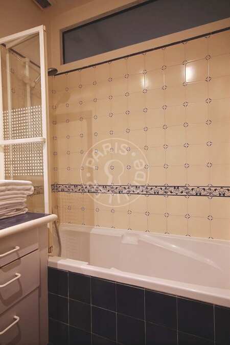 Badezimmer Möblierte wohnung - 94m²  - 2 Zimmer - Tour Eiffel - Paris