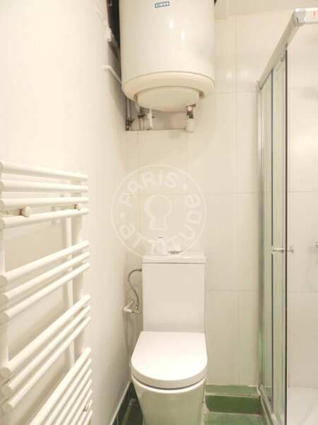 Baño Estudio amueblado - 23m²  - Temple - París