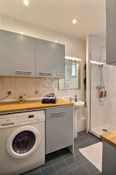 Bathroom Furnished apartment - 74m²  - 2 bedrooms - Mirabeau - Paris