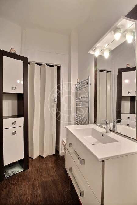 Salle de bain Appartement meublé - 44m²  - 1 chambre - Mirabeau - Paris