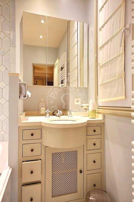 Bathroom Furnished apartment - 85m²  - 1 bedroom - Miromesnil - Paris