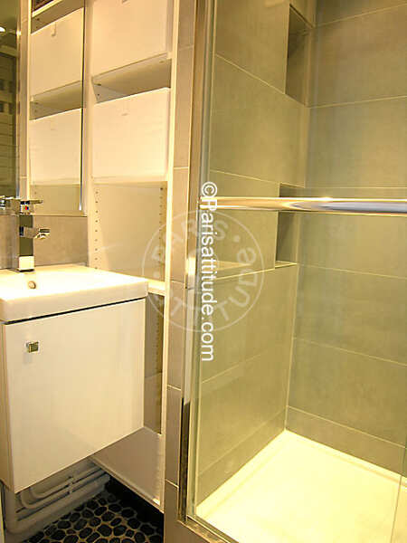 Salle de bain Appartement meublé - 21m² - 1 chambre - Saint-Germain - Paris