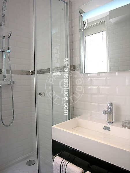 Salle de bain Studio meublé - 19m²  - Montorgueil - Paris