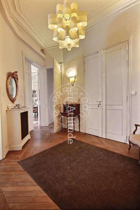 Entrada Apartamento mobilado - 170m²  - 3 quartos - Miromesnil - Paris