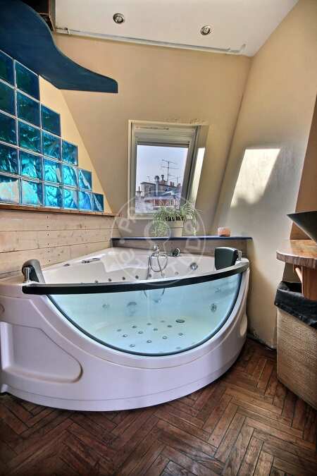 Bathroom Furnished apartment - 95m²  - 2 bedrooms - Faubourg Saint-Martin - Paris