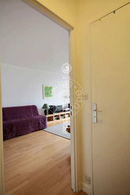 Entrance Furnished studio - 32m²  - Convention - Paris