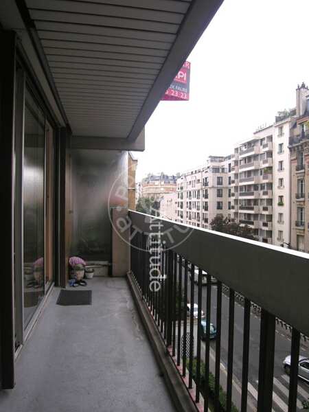 Balcony Furnished studio - 32m²  - Convention - Paris