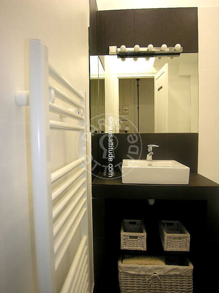 Bathroom Furnished studio - 22m²  - Neuilly-sur-Seine