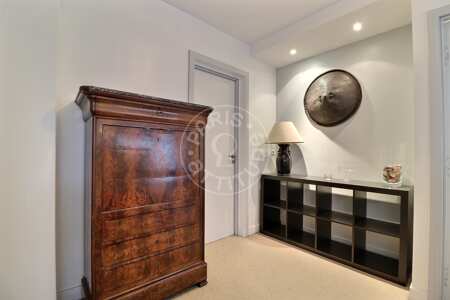 Entrance Furnished apartment - 86m²  - 2 bedrooms - Place de Clichy - Paris