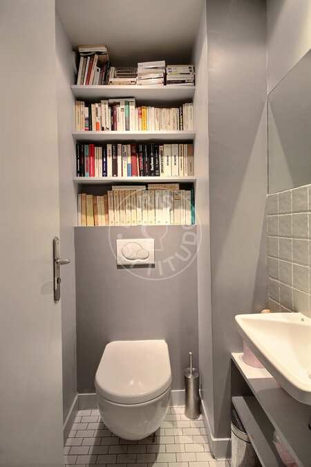 Toilet Furnished apartment - 86m²  - 2 bedrooms - Place de Clichy - Paris