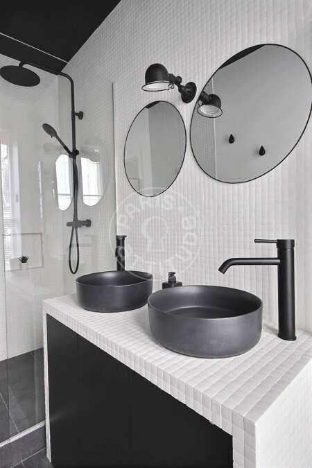 Bathroom Furnished apartment - 68m²  - 2 bedrooms - Oberkampf - Paris