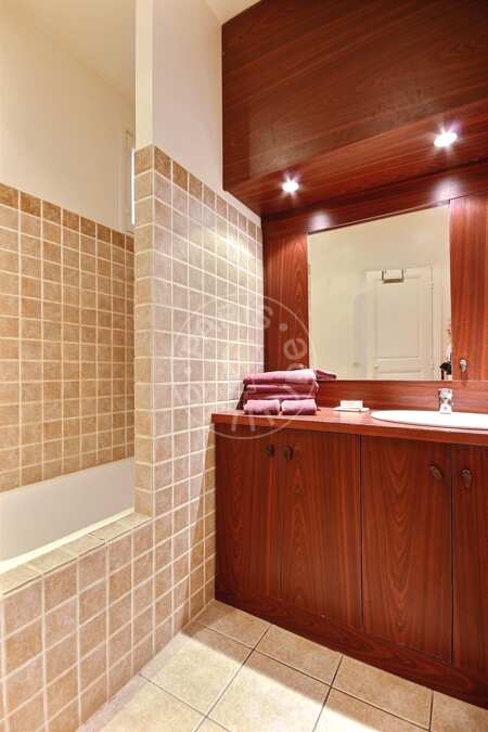 Baño Piso amueblado - 48m²  - 1 dormitorio - Avenue Foch - París