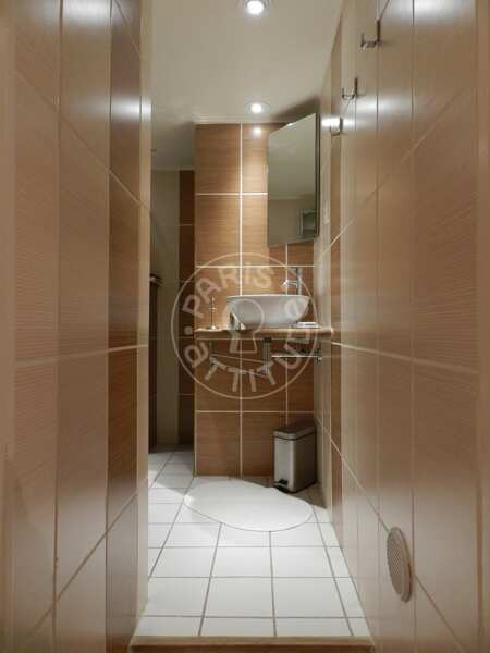Bathroom Furnished loft - 47m²  - 2 bedrooms - Montorgueil - Paris