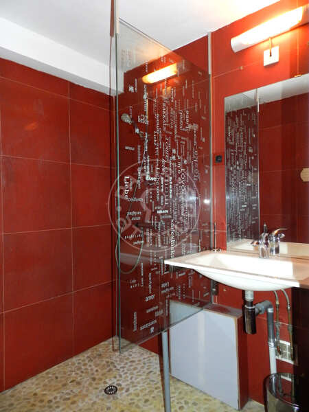 Bathroom Furnished apartment - 30m²  - 1 bedroom - Madeleine - Paris