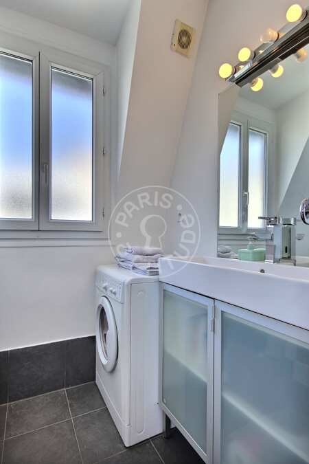 Bathroom Furnished studio - 25m²  - Levallois-Perret