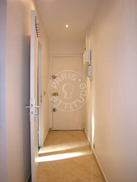 Entrée Studio meublé - 26m² - Jules Joffrin - Mairie du 18ème - Paris