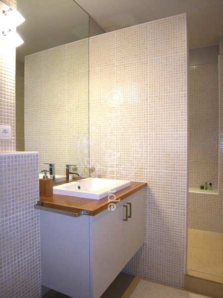Salle de bain Appartement meublé - 49m²  - 1 chambre - Convention - Paris