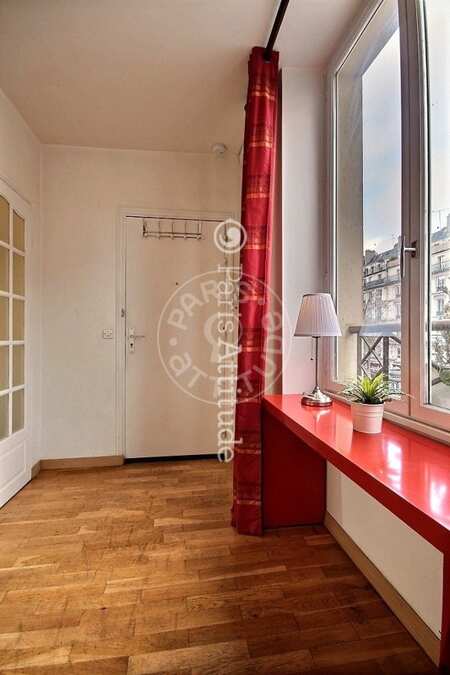 Entrance Furnished duplex - 82m²  - 2 bedrooms - Strasbourg Saint-Denis - Paris