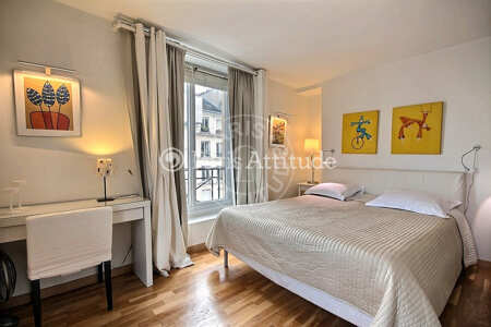 Bedroom Furnished duplex - 82m²  - 2 bedrooms - Strasbourg Saint-Denis - Paris