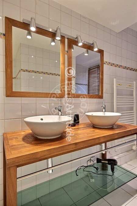 Bathroom Furnished duplex - 82m²  - 2 bedrooms - Strasbourg Saint-Denis - Paris