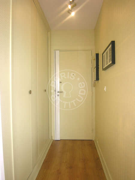 Entrance Furnished studio alcove - 34m²  - Canal Saint-Martin - Paris