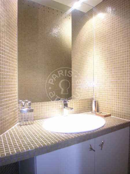 Bathroom Furnished studio alcove - 34m²  - Canal Saint-Martin - Paris
