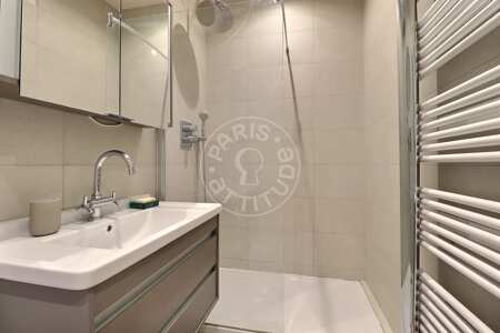 Casa de banho Apartamento mobilado - 96m²  - 3 quartos - Invalides - Paris