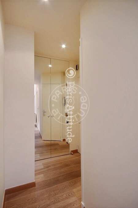 Entrée Appartement meublé - 63m² - 1 chambre - Jasmin / Mozart - Paris