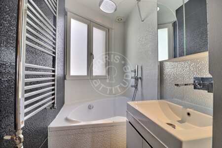 Salle de bain Appartement meublé - 48m²  - 1 chambre - Miromesnil - Paris