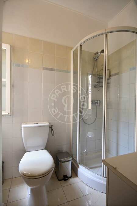 Salle de bain Appartement meublé - 37m²  - 1 chambre - Latin / Saint-Michel - Paris