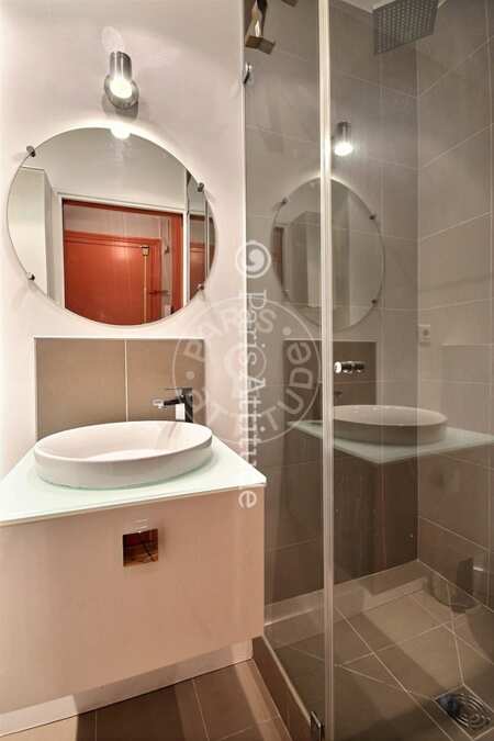 Bathroom Furnished apartment - 40m²  - 1 bedroom - Trocadéro - Paris