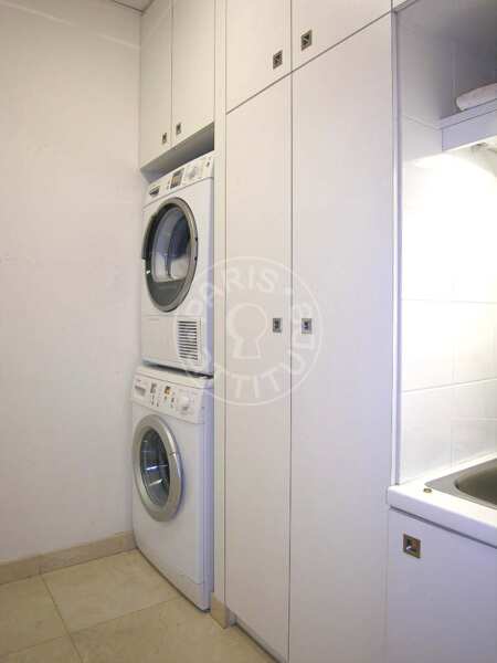 Buanderie Appartement meublé - 200m²  - 3 chambres - Parc Monceau - Paris