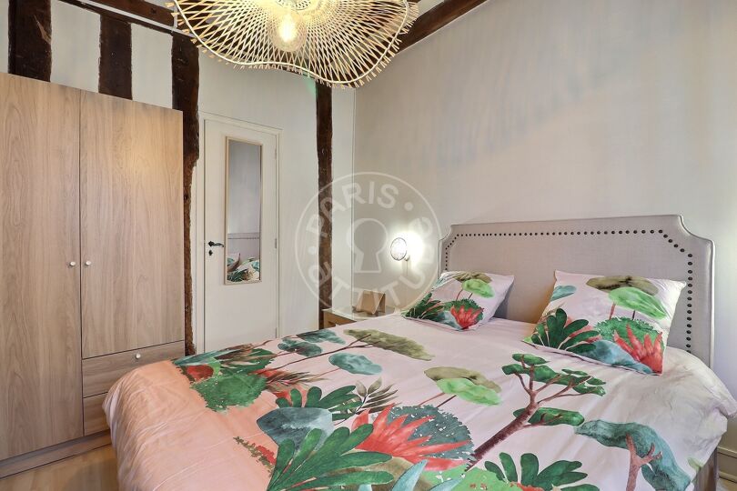 1 locale arredato - Parigi 75003 - 7810