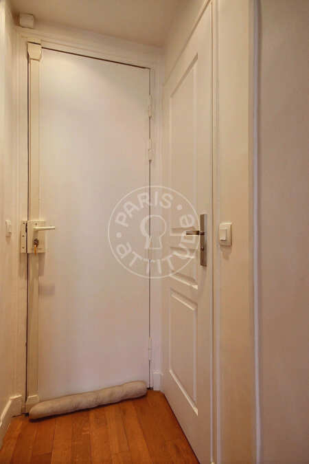 Entrada Piso amueblado - 32m²  - 1 dormitorio - Alma-Marceau - París