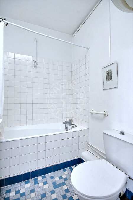 Salle de bain Studio meublé - 35m²  - Saint-Paul - Paris