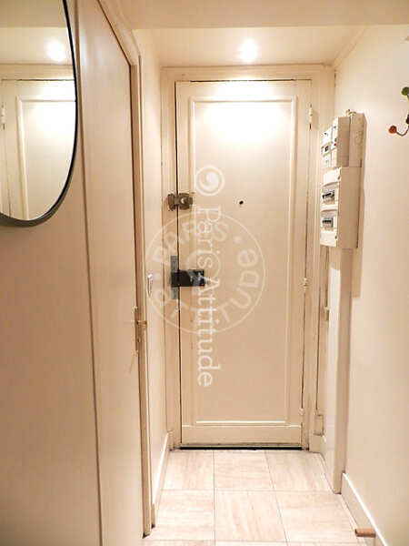 Entrée Studio meublé - 17m²  - Grands Magasins / La Fayette - Paris