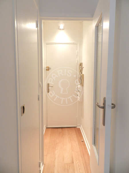 Entrance Furnished studio - 22m²  - Montmartre / Place des Abbesses - Paris