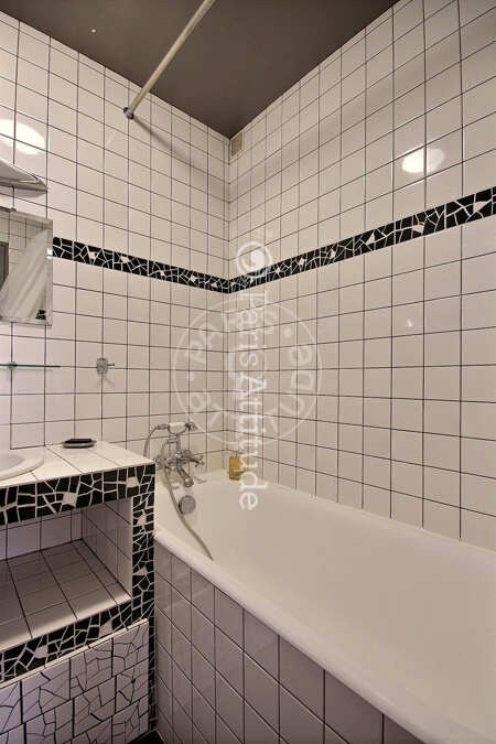 Bathroom Furnished apartment - 50m²  - 1 bedroom - Porte des Lilas - Paris
