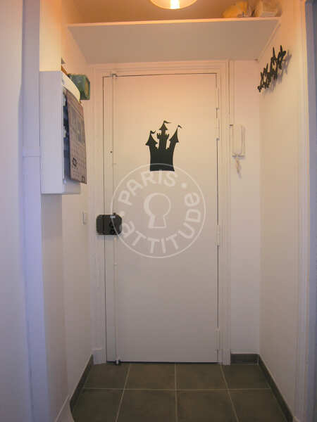 Entrance Furnished apartment - 37m²  - 1 bedroom - Canal Saint-Martin - Paris