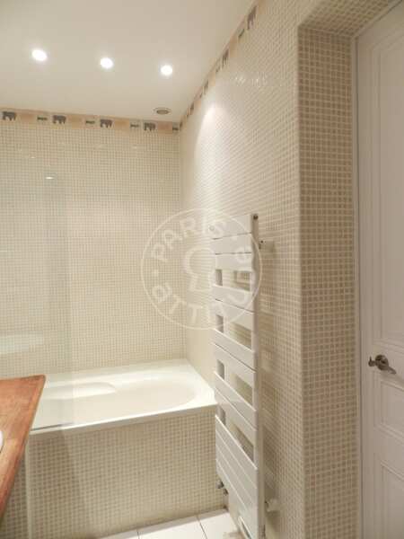 Casa de banho Apartamento mobilado - 77m²  - 2 quartos - Convention - Paris