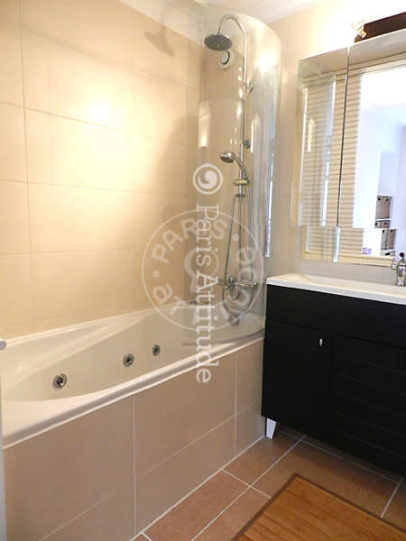 Bathroom Furnished apartment - 37m²  - 1 bedroom - Montorgueil - Paris