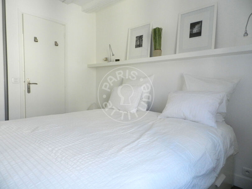 1 locale arredato - Parigi 75002 - 8132